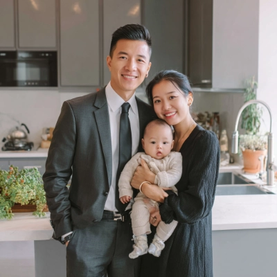 Familie Nguyen bereitet Babynahrung vor
